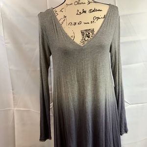 BKE Raw Edge DipDyed V-neck Top